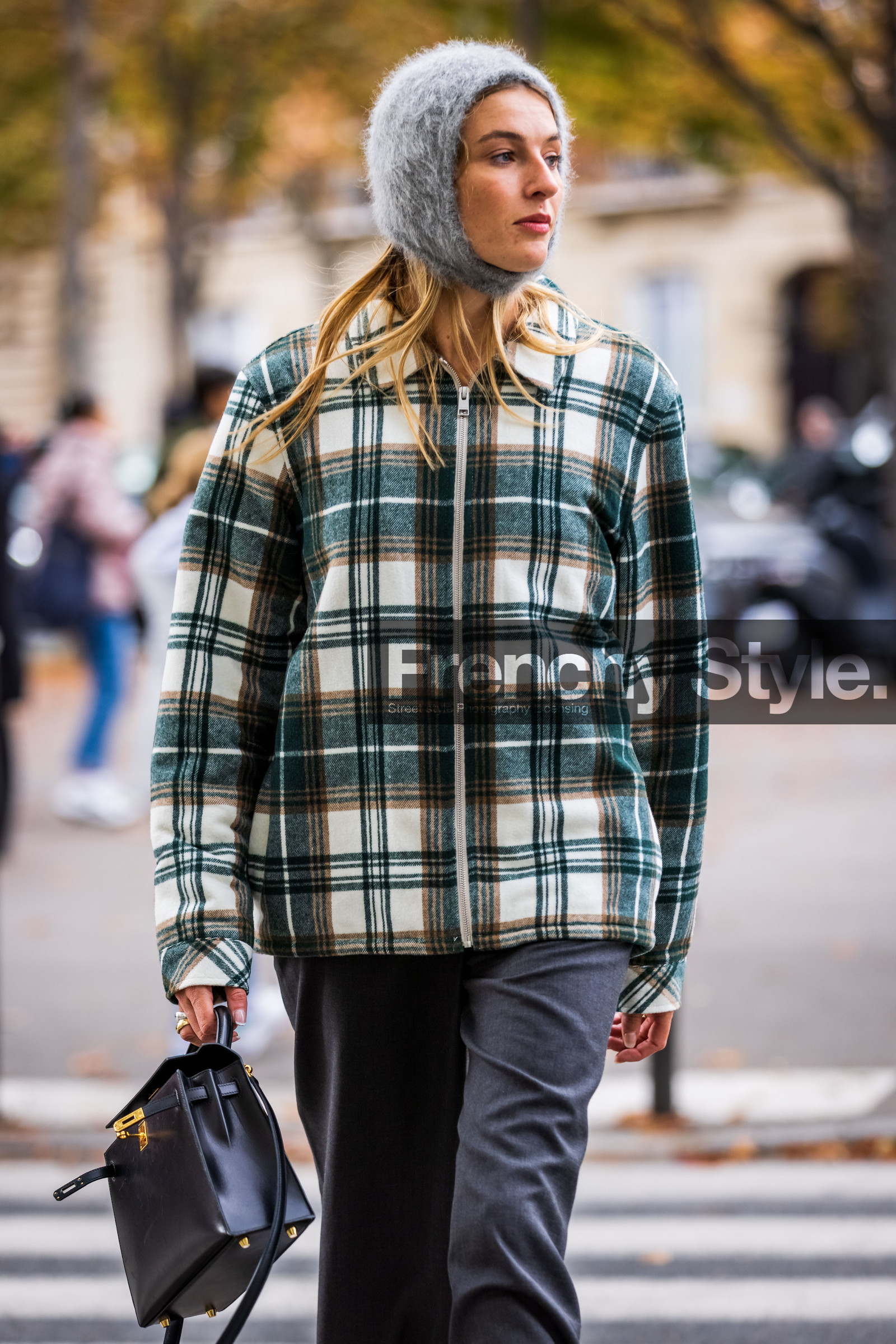 bag, balaclava, beanie, black bag, cagoule, Camille Charrière, checked jacket, green jacket, grey hat, grey pants, hat, hermes bag, jacket, leather bag, pants, print, tartan print, wool beanie, zipped jacket, fashion week, frenchystyle, FW, jonathan paciullo, street style, PFW, PARIS, SPRING SUMMER 2022, SS 22, vertical, atmosphere details