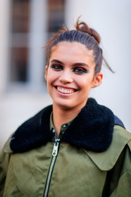 AUTUMN WINTER 2017-2018, AW 17-18, black fur, bun, detail, eyeliner, eyeshadow, FALL WINTER 2017-2018, fashion week, frenchystyle, fur collar, FW, FW 17-18, green jacket, jonathan paciullo, MFW, MILAN, model, portrait, Sara Sampaio, street style, vertical