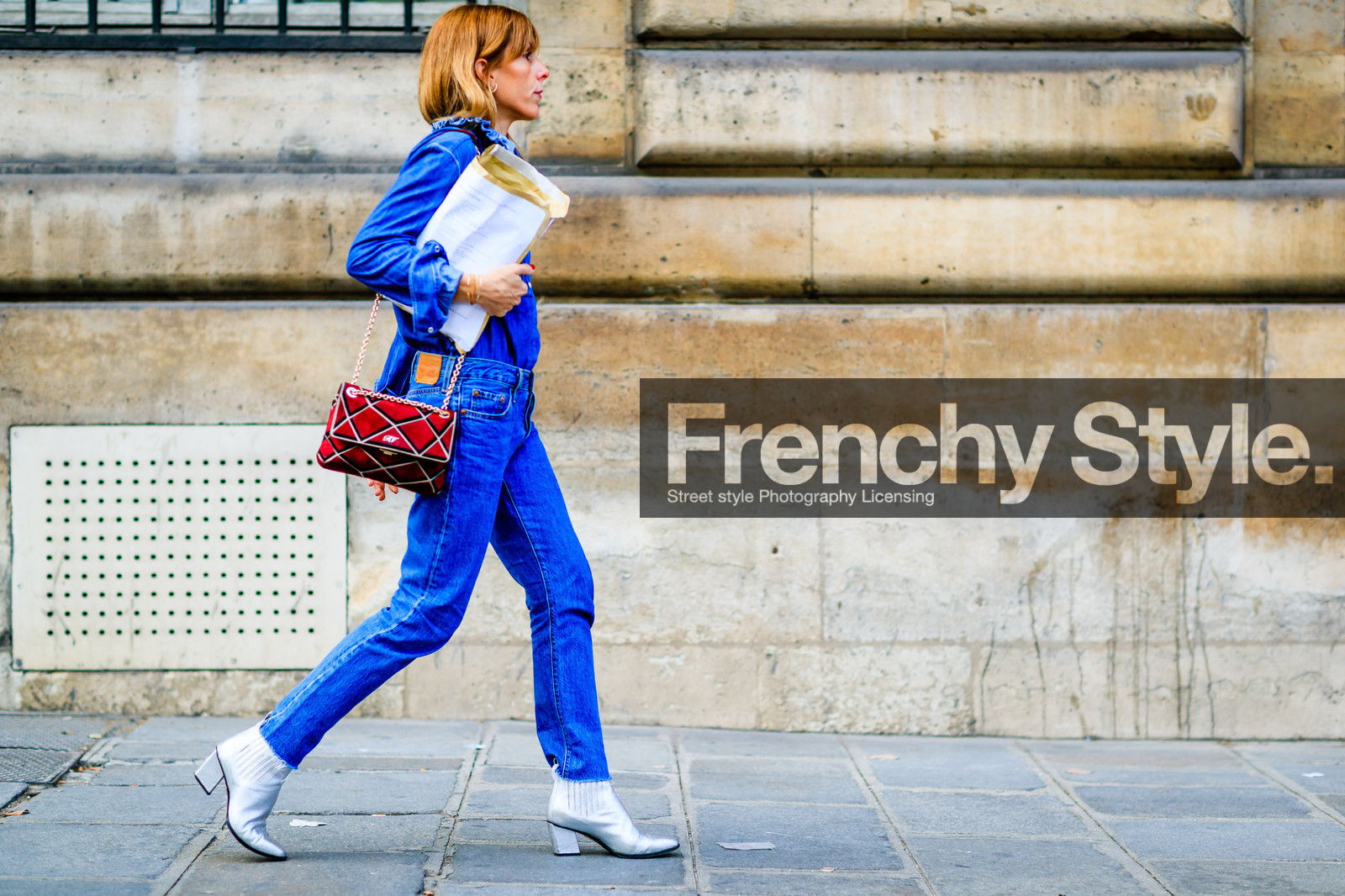 atmosphere details, blue denim, denim pants, denim shirt, fashion week, frenchystyle, full length, FW, horizontal, jeans, jonathan paciullo, leather bag, leather shoes, PARIS, PFW, red bag, roger vivier, shiny boots, shiny shoes, silver shoes, SPRING SUMMER 2017, SS 17, street style, tone on tone, total look denim, trousers