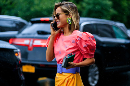 earrings, green bag, leather bag, pink top, polka dot, printed top, purple belt, sunglasses, yellow skirt, street style, jonathan paciullo, FW, frenchystyle, fashion week, NYFW, NEW YORK, SPRING SUMMER 2019, SS 19, atmosphere details, horizontal, detail