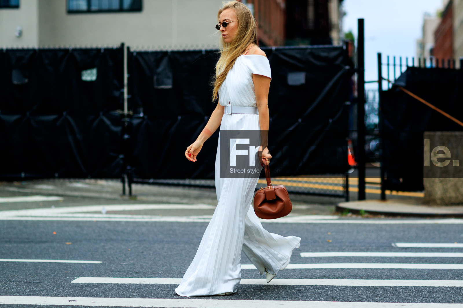 brown bag, leather bag, leather belt, pleats, sunglasses, trousers, white belt, white jumpsuit, fashion week, frenchystyle, FW, jonathan paciullo, street style, NYFW, NEW YORK, SPRING SUMMER 2019, SS 19, atmosphere details, horizontal, full length
