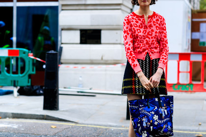 black skirt, blue bag, checked, chloe hill, graphic bag, graphic skirt, leather bag, plaid, printed bag, printed skirt, printed sweater, red sweater, tartan, fashion week, frenchystyle, FW, jonathan paciullo, street style, LFW, LONDON, SPRING SUMMER 2019, SS 19, atmosphere details, horizontal, detail