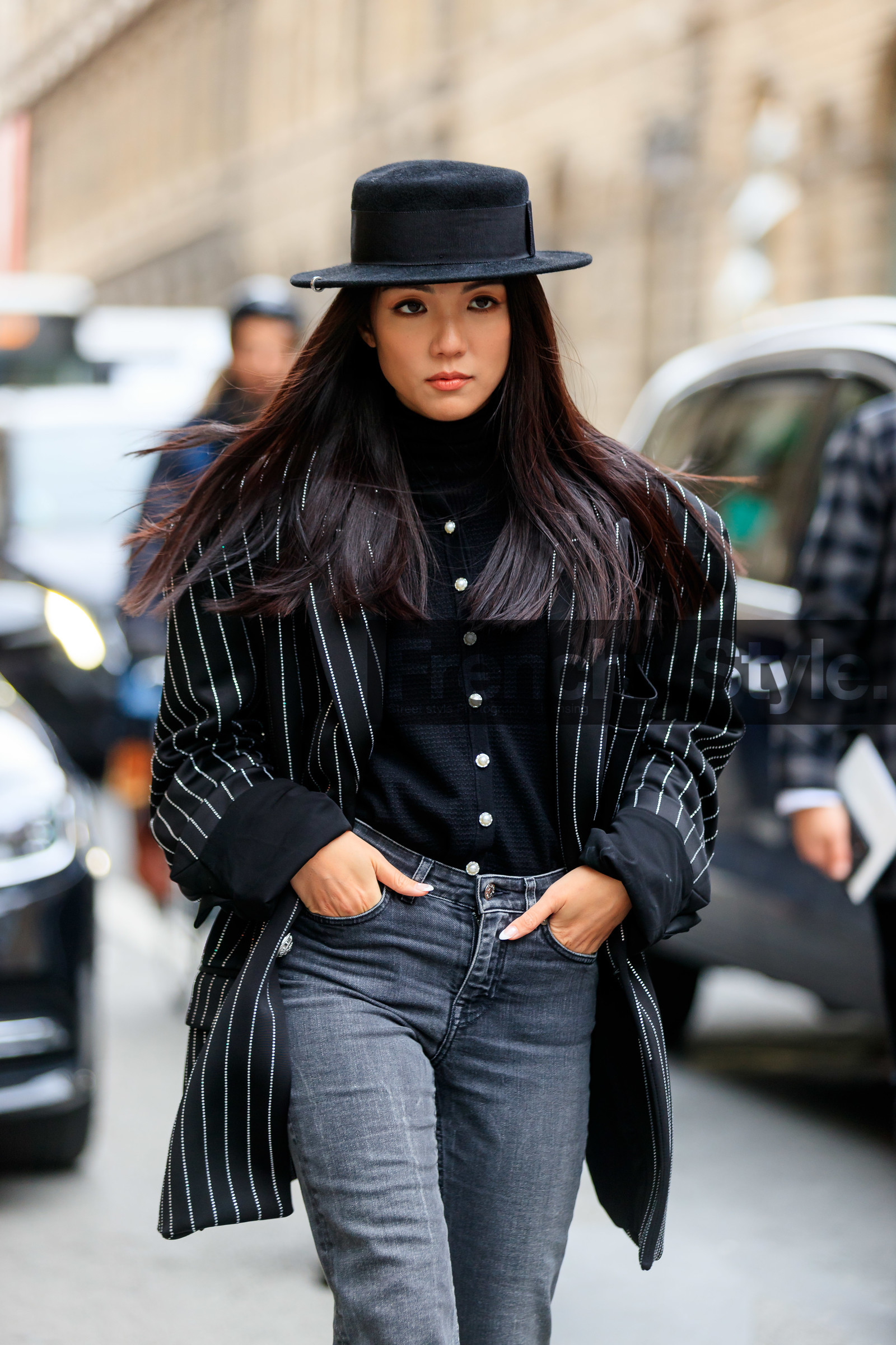 yoyo cao, black hat, black cardigan, black jacket, grey jeans, denim, striped jacket, fashion week, frenchystyle, FW, jonathan paciullo, street style, PFW, PARIS, AUTUMN WINTER 2020-2021, FALL WINTER 2020-2021, FW 20-21, vertical, atmosphere details, detail