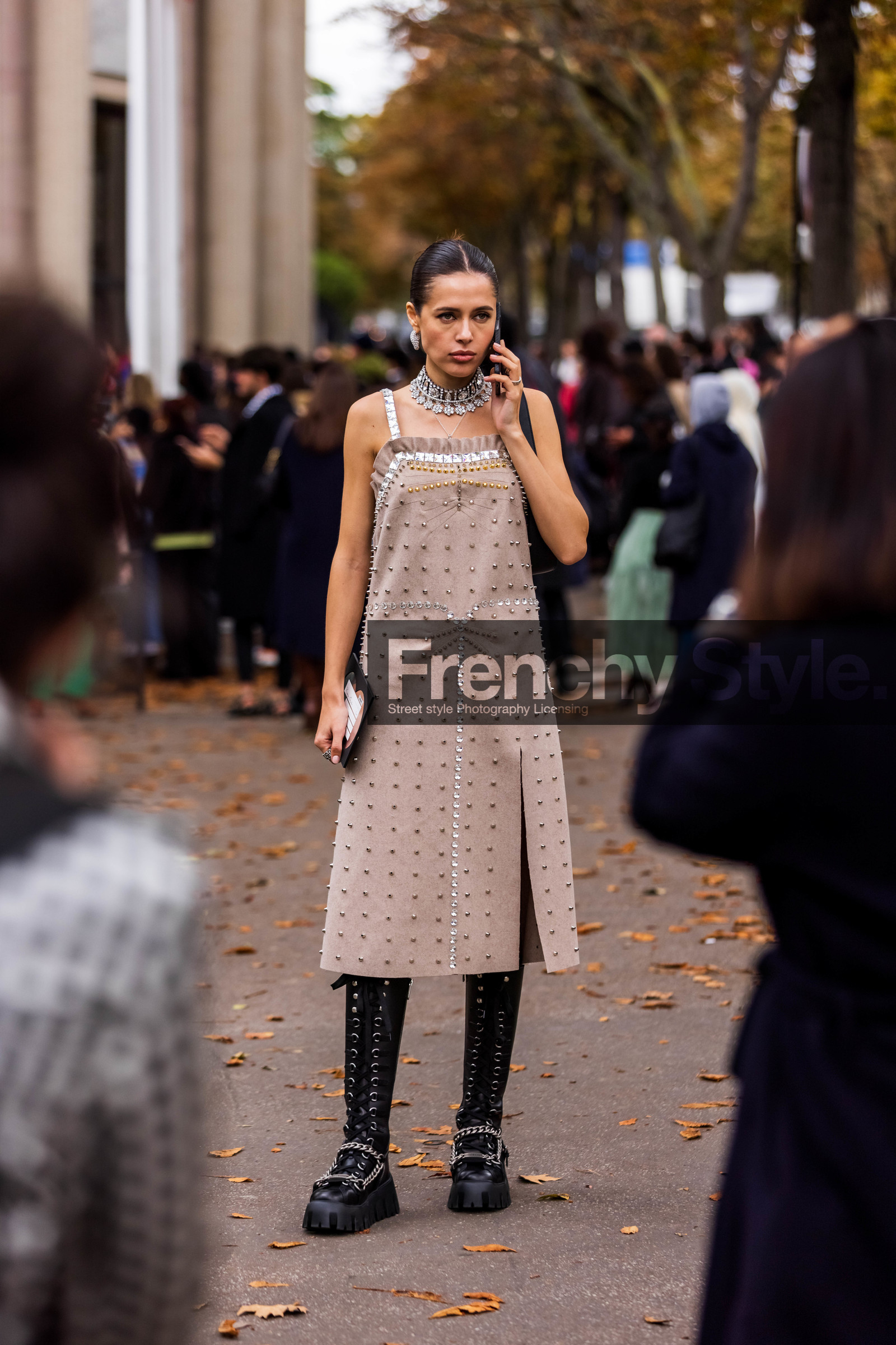 beige dress, boots, choker, chunky boots, dress, leather boots, split dress, statement dress, statement necklace, strass, studs, fashion week, frenchystyle, FW, jonathan paciullo, street style, PFW, PARIS, SPRING SUMMER 2022, SS 22, vertical, full length
