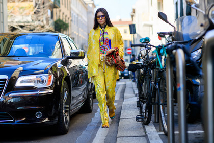 doina ciobanu, etro, graphic bag, graphic jacket, graphic pants, graphic top, leather bag, leather shoes, multicolor bag, printed bag, printed jacket, printed pants, printed top, sunglasses, trousers, yellow jacket, yellow pants, yellow shoes, yellow top, MILAN, MFW, fashion week, frenchystyle, FW, jonathan paciullo, street style, AUTUMN WINTER 2019-2020, AW 19-20, FALL WINTER 2019-2020, FW 19-20, atmosphere details, full length, horizontal