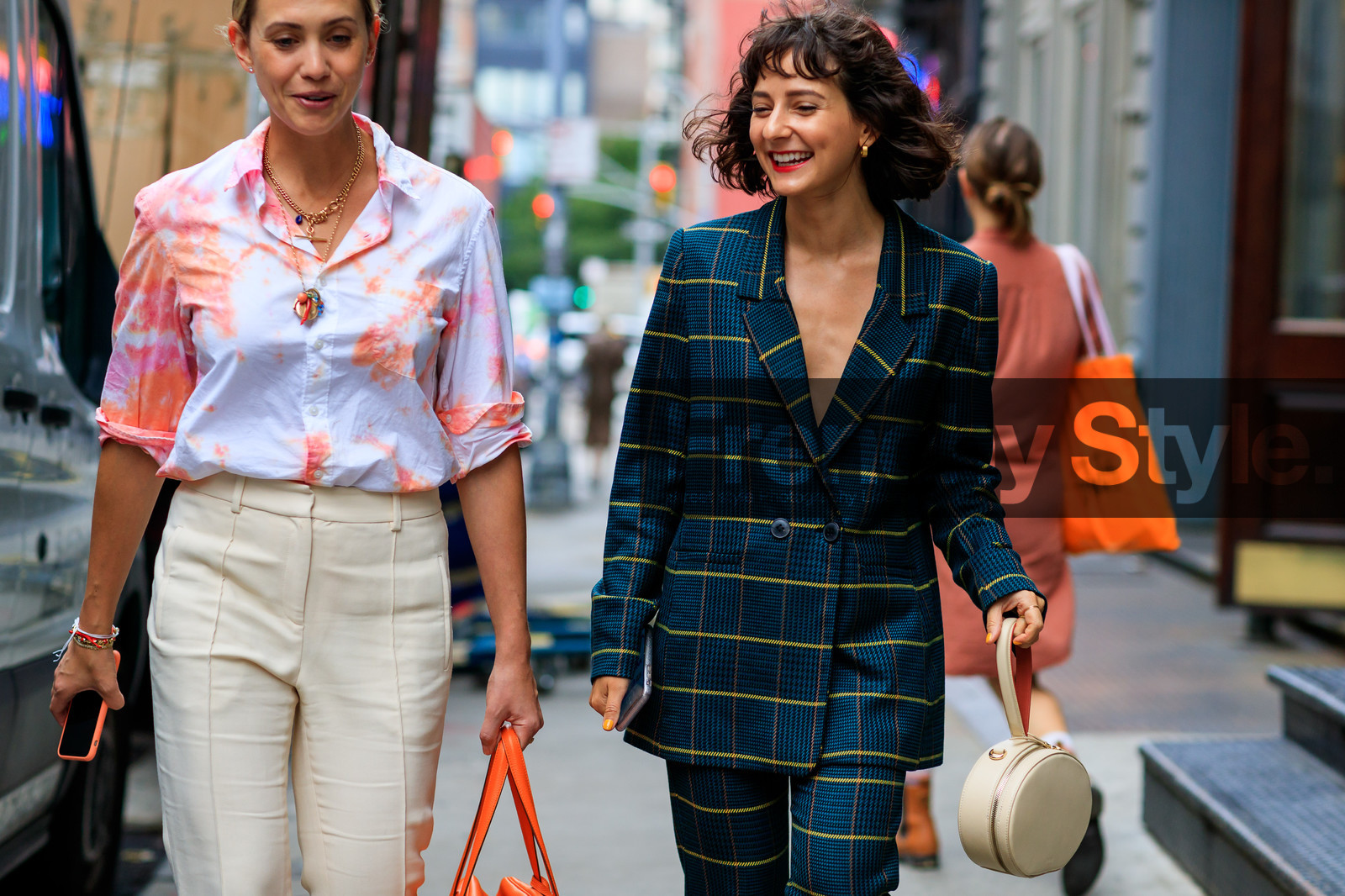 beige bag, beige pants, checked, graphic jacket, graphic pants, graphic suit, green jacket, green pants, green suit, leather bag, necklace, plaid, printed jacket, printed pants, printed suit, striped suit, tie & die, trousers, white shirt, fashion week, frenchystyle, FW, jonathan paciullo, street style, NYFW, NEW YORK, SPRING SUMMER 2019, SS 19, atmosphere details, horizontal, detail