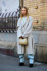 beige bag, beige coat, black shoes, blue denim, courtney trop, denim pants, hair clip, high heels, jeans, leather bag, leather shoes, necklace, trousers, PARIS, PFW, street style, jonathan paciullo, FW, frenchystyle, fashion week, AUTUMN WINTER 2019-2020, AW 19-20, FALL WINTER 2019-2020, FW 19-20, vertical, full length