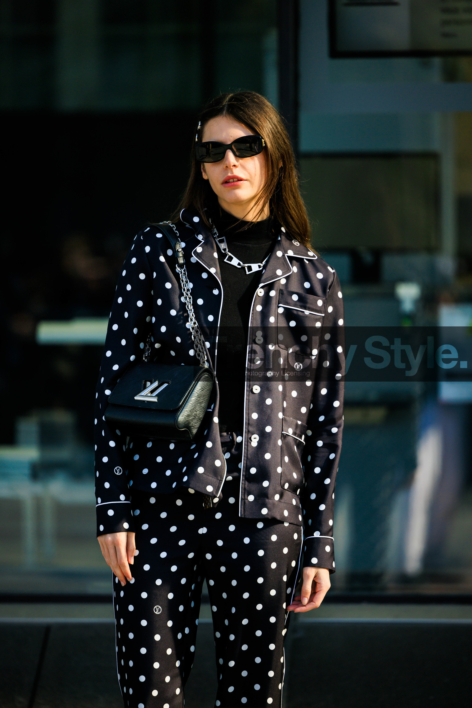 black sunglasses, black handbag, louis vuitton handbag, logo bag, polka dots pijama, pijama look, navy blue shirt, navy blue trousers, black turtleneck, silver chain, polka dots set, alizee gamberini, street style, jonathan paciullo, FW, frenchystyle, fashion week, AUTUMN WINTER 2022-2023, FALL WINTER 2022_2023, FW 22-23, PFW, PARIS, vertical, detail