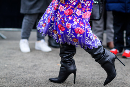 black boots, black shoes, floral, flower, high boots, high heels, leather shoes, printed skirt, purple skirt, fashion week, frenchystyle, FW, jonathan paciullo, street style, PFW, PARIS, SPRING SUMMER 2017, SS 17, HAUTE COUTURE, atmosphere details, detail, horizontal