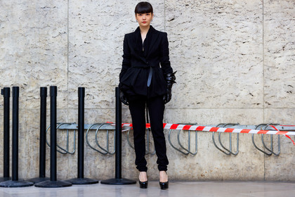 street style, jonathan paciullo, FW, frenchystyle, fashion week, PFW, PARIS, SPRING SUMMER 2019, SS 19, kozue akimoto, horizontal, atmosphere details, full length
