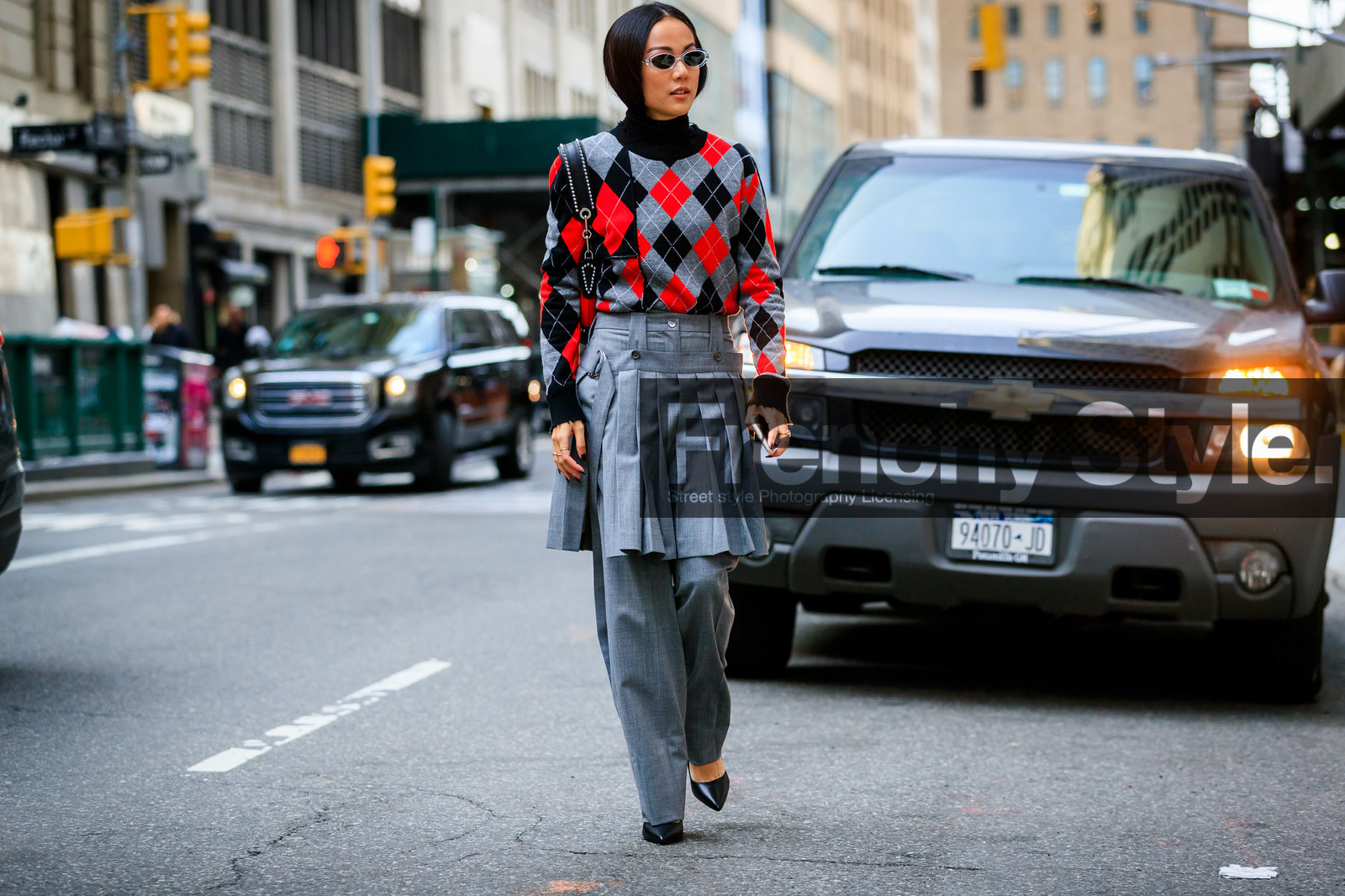 yoyo cao, grey skirt, grey pants, grey pullover, red pullover, black pullover, checked pullover, turtleneck pullover, jacquard pullover, pleated skirt, mini skirt, sheer sunglasses, round shape sunglasses, layered skirt, layered pants, fashion week, frenchystyle, FW, jonathan paciullo, street style, NYFW, NEW YORK, AUTUMN WINTER 2020-2021, FALL WINTER 2020-2021, FW 20-21, horizontal, atmosphere details, full length