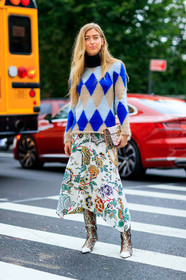 animal print, blue sweater, brown shoes, checked, floral, flowers, graphic bag, graphic skirt, high boots, high heels, leather bag, leather shoes, plaid, printed bag, printed skirt, snake print, white skirt, fashion week, frenchystyle, FW, jonathan paciullo, street style, NYFW, NEW YORK, SPRING SUMMER 2019, SS 19, vertical, full length