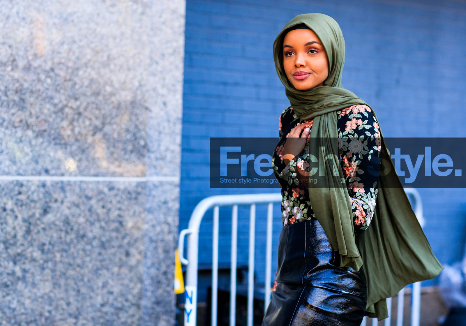 black skirt, floral, flowers, green scarf, hijab, leather skirt, printed top, street style, jonathan paciullo, FW, frenchystyle, fashion week, NYFW, NEW YORK, AUTUMN WINTER 2018-2019, AW 18-19, FALL WINTER 2018-2019, FW 18-19, atmosphere details, horizontal, detail, model, halima aden