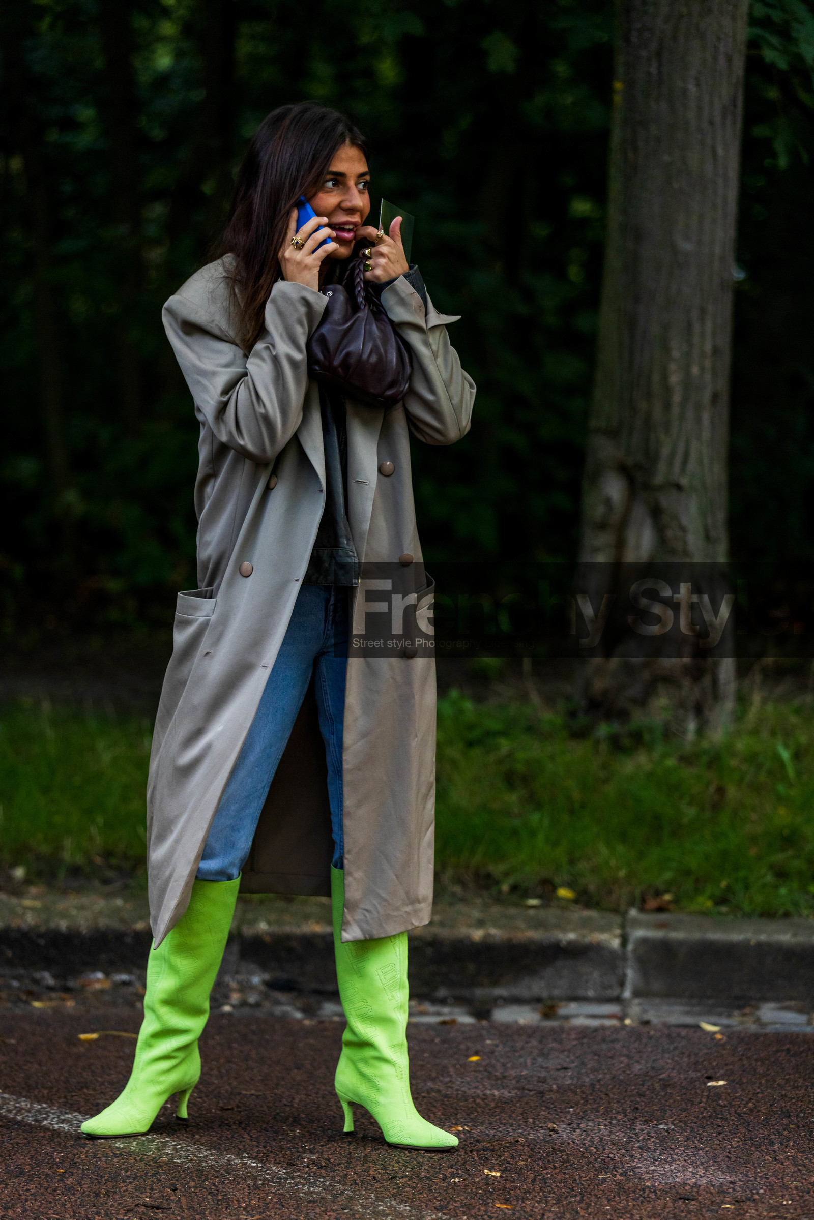bag, blue jean, boots, brown bag, coat, denim, fluo green boots, grey coat, leather bag, leather boots, long coat, rings, street style, jonathan paciullo, FW, frenchystyle, fashion week, PFW, PARIS, SPRING SUMMER 2022, SS 22, vertical, full length