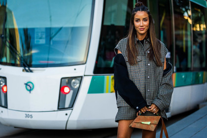 acne studios bag, bag, checked skirt, grey jacket, grey skirt, jacket, mini skirt, orange bag, print, printed skirt, skirt, Tamara Kalinic, tartan, tartan skirt, street style, jonathan paciullo, FW, frenchystyle, fashion week, PFW, PARIS, SPRING SUMMER 2022, SS 22, horizontal, atmosphere details