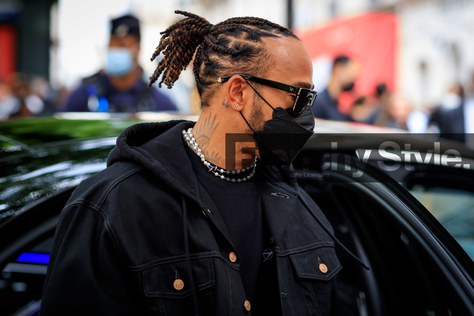 plaited hair, hair details, close up detail, tatoo, tatoo detail, pearl necklace, black hoodie, black jacket, denim jacket, black denim jacket, diamond earrings, black sunglasses, lewis hammilton, fashion week, frenchystyle, FW, jonathan paciullo, street style, PFW, PARIS, AUTUMN WINTER 2021-2022, FALL WINTER 2021-2022, FW 21-22, atmosphere details, horizontal, detail