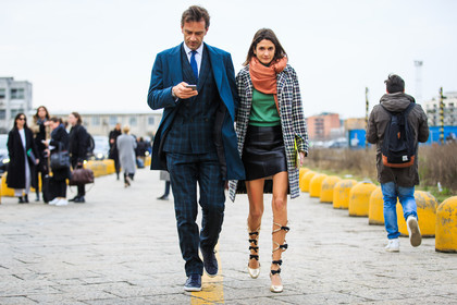 atmosphere details, AUTUMN WINTER 2016-2017, AW 16-17, black skirt, blue coat, blue jacket, blue pants, blue sneakers, blue suit, blue tie, bow, check jacket, checked coat, checked pants, checked suit, detail, FALL WINTER 2016-2017, fashion week, frenchystyle, FW, FW 16-17, geometric, golden sandals, graphic coat, graphic jacket, graphic pants, green top, high boots, high heels, horizontal, houndstooth pattern, jonathan paciullo, leather shoes, leather skirt, leather sneakers, LFW, LONDON, MENSWEAR, mini skirt, navy jacket, pink scarf, plaid, printed coat, printed jacket, printed pants, printed suit, street style, striped jacket, striped pants, stripes, trousers, white shirt