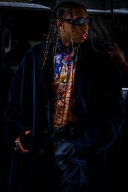 black sunglasses, coat, color, menswear, multicolor, navy coat, navy shirt, orange shirt, printed shirt, ring, shirt, sunglasses, Tyga, velvet coat, fashion week, frenchystyle, FW, jonathan paciullo, street style, PFW, PARIS, SPRING SUMMER 2022, SS 22, vertical, atmosphere details