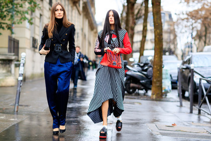 atmosphere details, AUTUMN WINTER 2017-2018, AW 17-18, black and white shoes, black and white wedges, black belt, black dress, black jacket, black shoes, blazer, blue pants, FALL WINTER 2017-2018, fashion week, frenchystyle, full length, FW, FW 17-18, gilda ambrosio, giorgia tordini, graphic dress, high heels, horizontal, jonathan paciullo, leather bag, leather belt, leather shoes, PARIS, PFW, printed bag, printed dress, red bag, red sweater, street style, striped bag, trousers