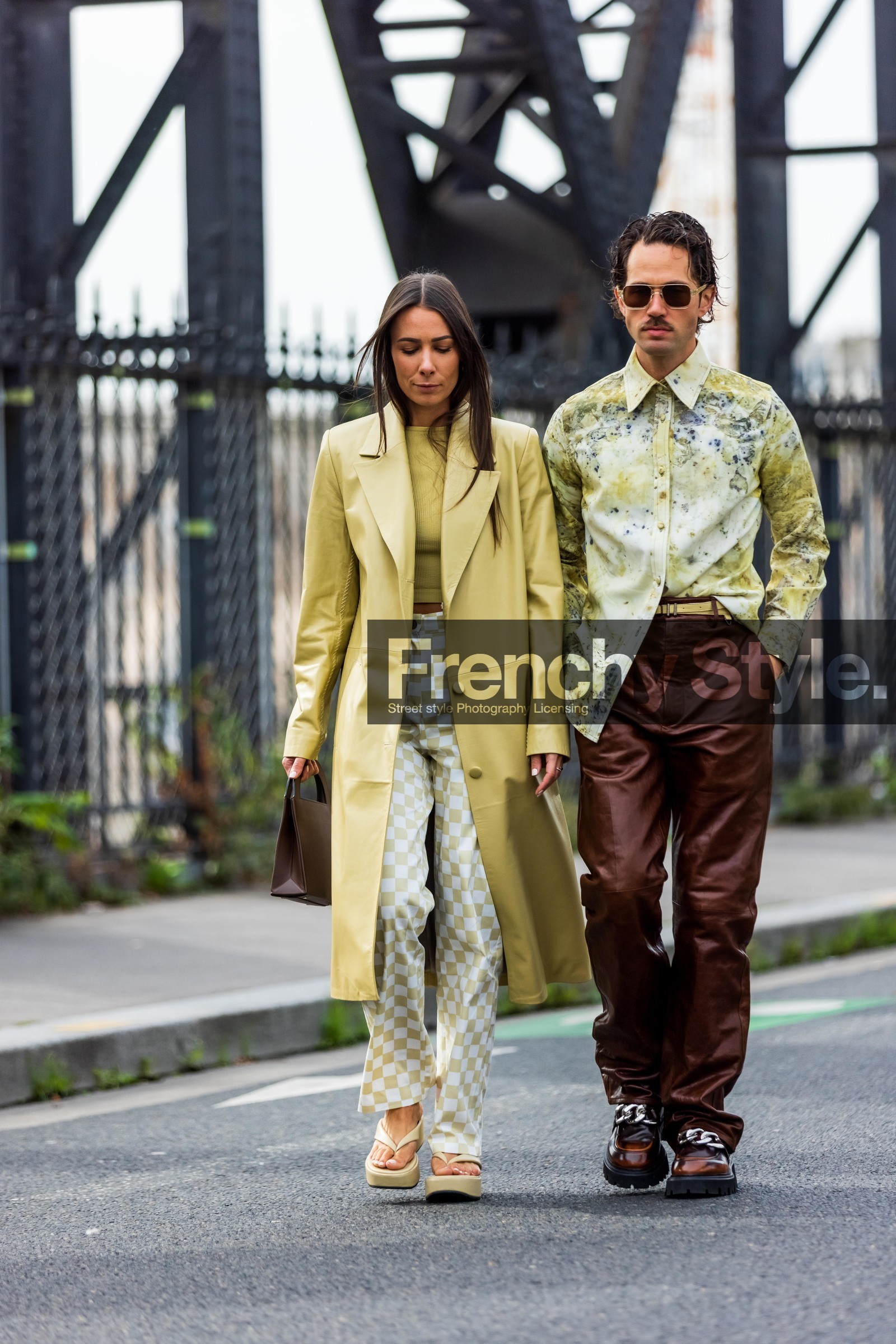 bag, black sunglasses, crossbody bag, dress, earrings, fluffly bag, gold bracelet, gold earrings, Julie Sergent Ferreri, khaki dress, longchamp bag, ring, strap, sunglasses, watch, fashion week, frenchystyle, FW, jonathan paciullo, street style, PFW, PARIS, SPRING SUMMER 2022, SS 22, vertical, full length