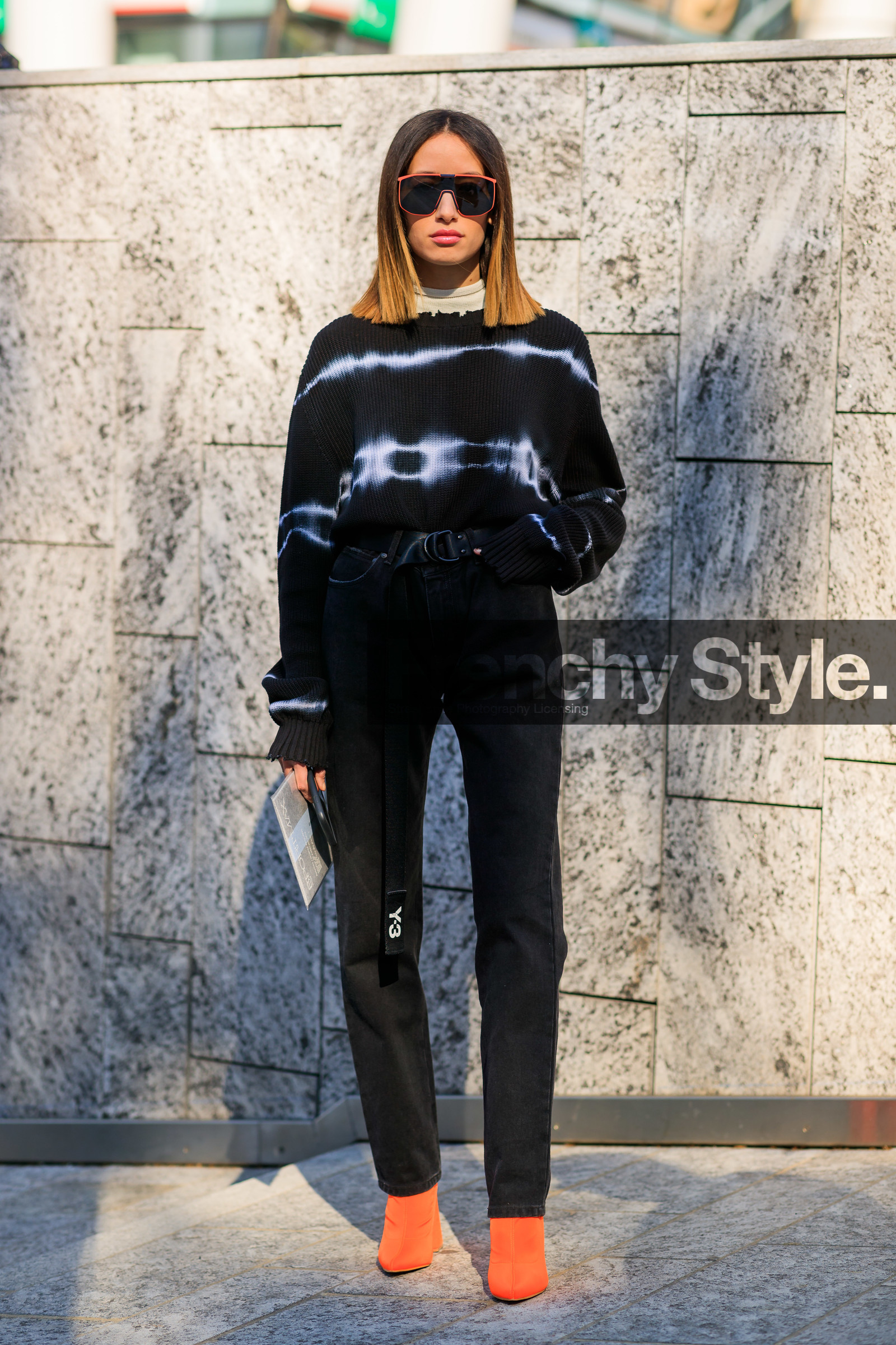 black belt, black denim, black sweater, denim pants, jeans, leather shoes, orange shoes, printed sweater, sunglasses, tie & die, trousers, y 3, MILAN, MFW, fashion week, frenchystyle, FW, jonathan paciullo, street style, AUTUMN WINTER 2019-2020, AW 19-20, FALL WINTER 2019-2020, FW 19-20, vertical, full length