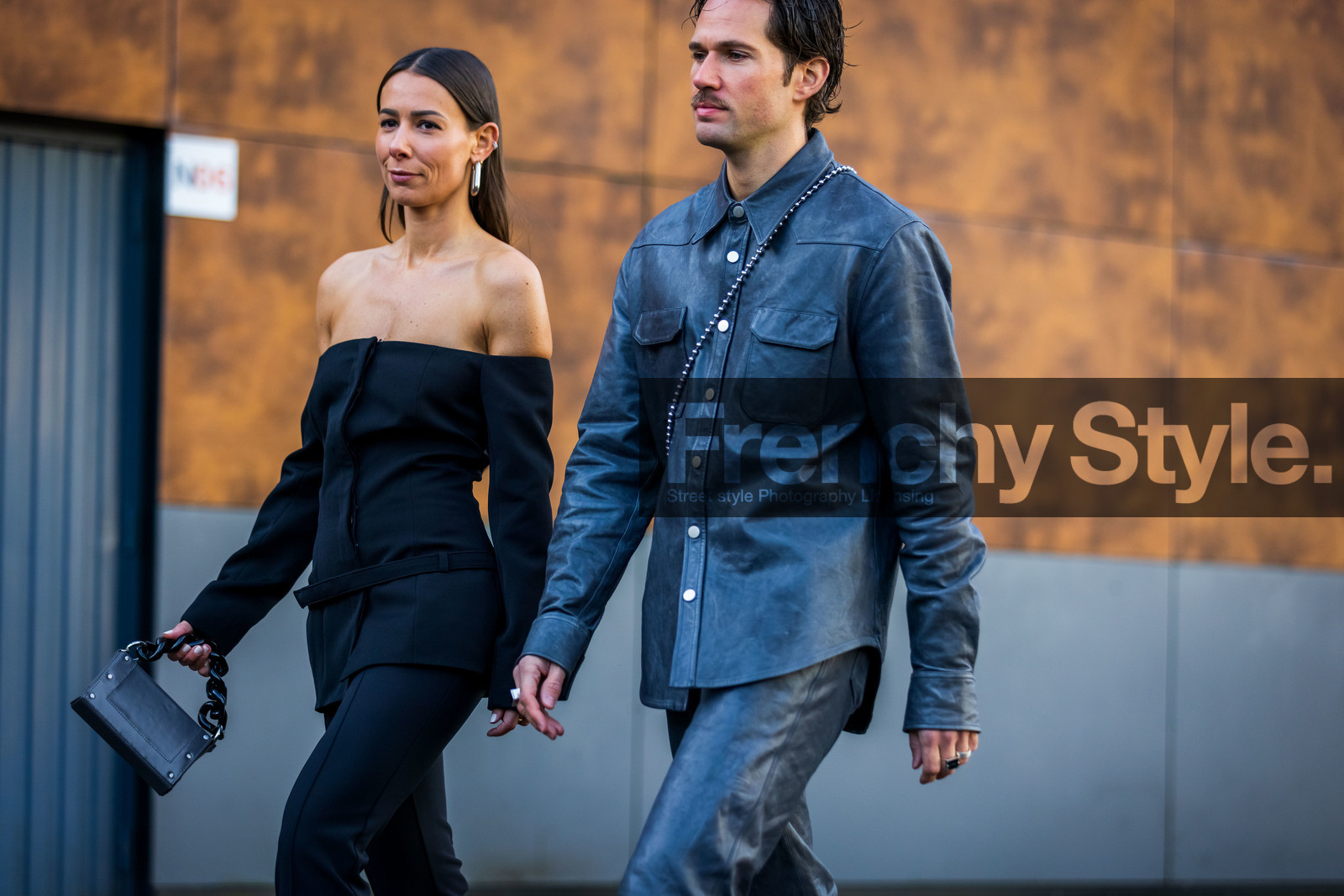 Alice Barbier, bag, black pants, chain bag, couple, duo, grey pants, grey shirt, Jean-Sebastien Roques, menswear, off shoulder top, pants, shirt, top, street style, jonathan paciullo, FW, frenchystyle, fashion week, PFW, PARIS, SPRING SUMMER 2022, SS 22, horizontal, atmosphere details