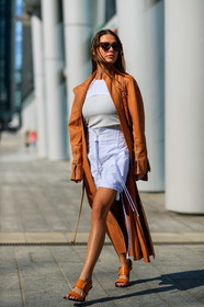 camel bag, camel coat, camel shoes, high heels, leather bag, leather coat, leather shoes, sophia roe, sportmax, sunglasses, white shorts, white top, MILAN, MFW, fashion week, frenchystyle, FW, jonathan paciullo, street style, AUTUMN WINTER 2019-2020, AW 19-20, FALL WINTER 2019-2020, FW 19-20, vertical, full length