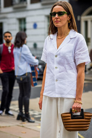 sunglasses, details, necklace, white, bucket bag, mini bag, handbag, fashion week, frenchystyle, FW, jonathan paciullo, street style, SS 22, SPRING SUMMER 2022, LFW, LONDON, vertical, atmosphere details, detail