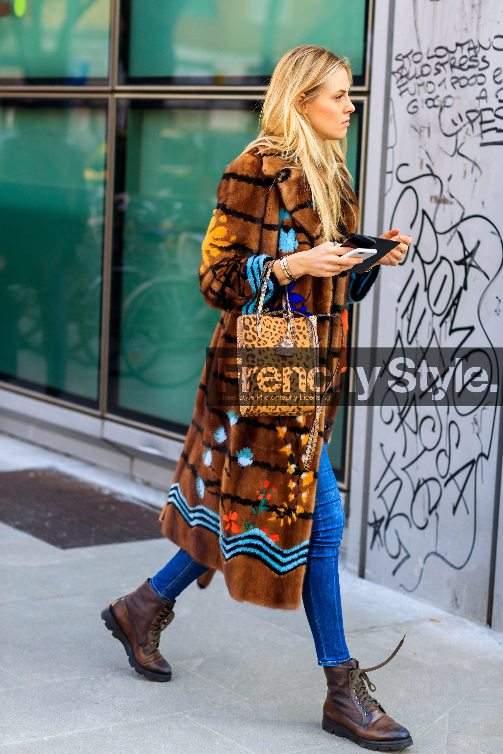 animal print, AUTUMN WINTER 2017-2018, AW 17-18, blue denim, brown bag, brown boots, brown coat, brown fur, denim pants, FALL WINTER 2017-2018, fashion week, fendi, frenchystyle, full length, Fur coat, FW, FW 17-18, graphic bag, graphic coat, graphic jacket, jeans, jonathan paciullo, leather bag, leather shoes, leopard print, MFW, MILAN, printed bag, printed coat, printed jacket, street style, trousers, vertical