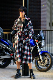 model, eye make up, make up details, purple strass make up, tartan coat, checked coat, belted coat, doc marteens shoes, black leather boots, laced shoes, laced boots, oversize coat, fashion week, frenchystyle, FW, jonathan paciullo, street style, vertical, full length