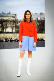 dual toned jakcet, red jacket, blue jacket, buttoned blazer, white boots, eugenie trochu, fashion week, frenchystyle, FW, jonathan paciullo, street style, AUTUMN WINTER 2022-2023, FALL WINTER 2022_2023, FW 22-23, PFW, PARIS, vertical, full length