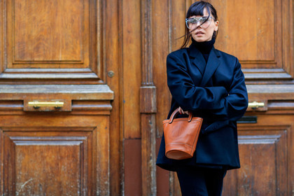 atmosphere details, AUTUMN WINTER 2017-2018, AW 17-18, black jacket, black pants, black sweater, blazer, brown bag, detail, evangelie smyrniotaki, FALL WINTER 2017-2018, fashion week, frenchystyle, FW, FW 17-18, horizontal, jonathan paciullo, leather bag, PARIS, PFW, street style, sunglasses, trousers