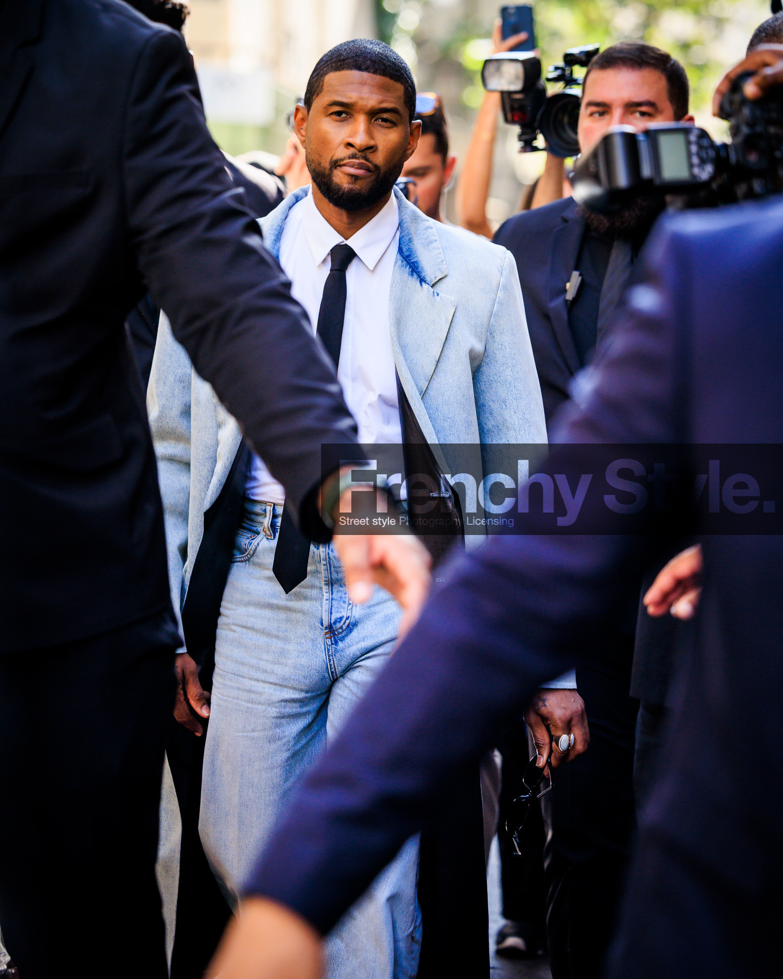 PARIS, PFW, fashion week, frenchystyle, FW, jonathan paciullo, street style, SPRING SUMMER 2024, SS 24, vertical, atmosphere details, detail