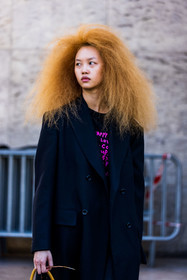 brown sunglasses, close up, detail, frizzy hair, hairstyle, long hair, red hair, coat, black coat, black t-shirt, printed t-shirt, street style, jonathan paciullo, FW, frenchystyle, fashion week, PFW, PARIS, SPRING SUMMER 2022, SS 22, vertical, atmosphere details, model
