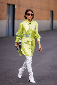 Alexandra Perreira, bag, black sunglasses, boots, brown bag, cow print, dress, high boots, leather boots, necklace, printed bag, printed dress, quote print, shirt dress, silver necklace, sunglasses, white bag, white boots, yellow dress, street style, jonathan paciullo, FW, frenchystyle, fashion week, PFW, PARIS, SPRING SUMMER 2022, SS 22, vertical, full length