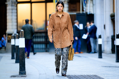 animal print, bettina looney, black shoes, brown boots, brown shirt, camel bag, earrings, graphic pants, grey pants, leather bag, leather shoes, necklace, printed pants, snake print, suede bag, trousers, fashion week, frenchystyle, FW, jonathan paciullo, street style, LFW, LONDON, AUTUMN WINTER 2019-2020, AW 19-20, FW 19-20, FALL WINTER 2019-2020, horizontal, atmosphere details, full length