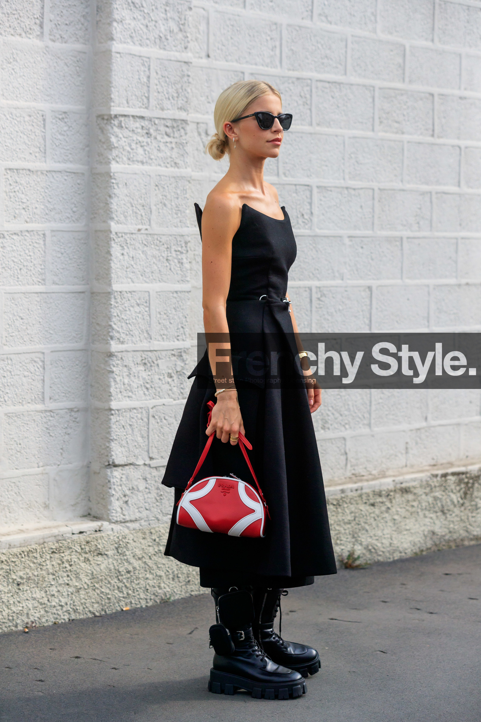 caro daur, prada total look, prada sunglasses, prada bag, prada shoes, prada dress, black dress, sleeveless dress, strapless dress, long dress, black leather boots, laced boots, big sole boots, black sunglasses, butterfly sunglasses, red leather bag, bowling bag, hand bag, white leather bag, ankle bag, mini bag, fashion week, frenchystyle, FW, jonathan paciullo, street style, MFW, MILAN, SPRING SUMMER 2020, SS 20