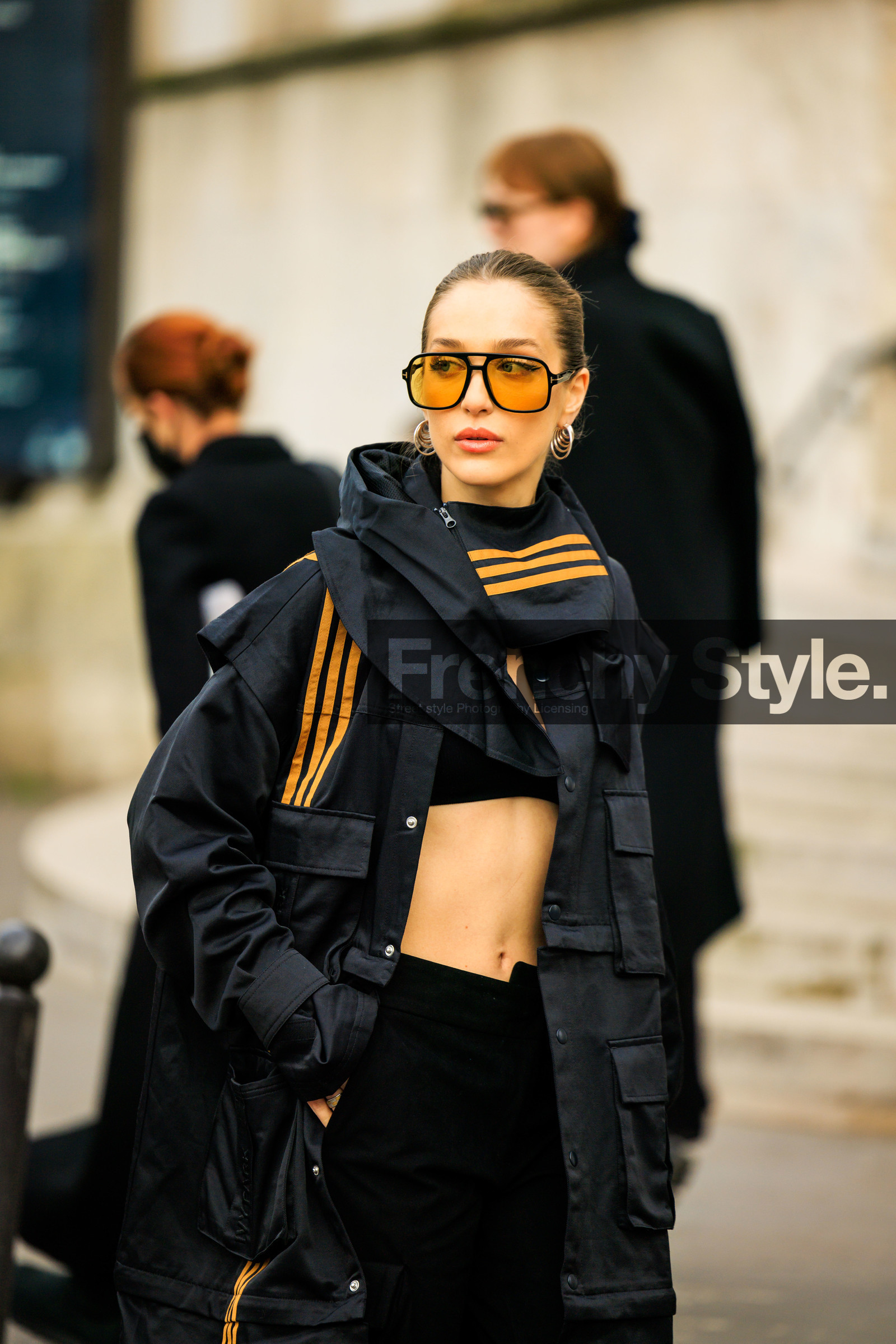 pilot sunglasses, 70S sunglasses, black bra, black jacket, nylon jacket, loop earrings, assymetric jacket, close up, details, street style, jonathan paciullo, FW, frenchystyle, fashion week, AUTUMN WINTER 2022-2023, FALL WINTER 2022_2023, FW 22-23, PFW, PARIS, vertical, detail