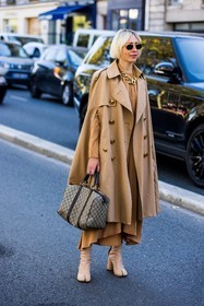 bag, beige boots, beige dress, beige trenchcoat, boots, cape, chain necklace, earrings, gold necklace, gucci bag, hoops, logo print, margiela boots, necklace, oval sunglasses, printed bag, sunglasses, tabi boorq, tabi boots, travel bag, trenchcoat, street style, jonathan paciullo, FW, frenchystyle, fashion week, PFW, PARIS, SPRING SUMMER 2022, SS 22, vertical, full length