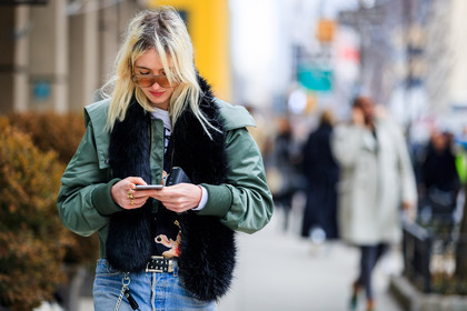 black belt, black scarf, blue denim, bomber jacket, chains, denim pants, fur scarf, green jacket, jeans, leather belt, studs, sunglasses, trousers, street style, jonathan paciullo, FW, frenchystyle, fashion week, NYFW, NEW YORK, AUTUMN WINTER 2018-2019, AW 18-19, FALL WINTER 2018-2019, FW 18-19, atmosphere details, horizontal, detail, phoebe arnold