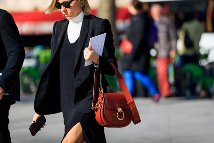 black dress, black jacket, chloé, leather bag, red bag, sunglasses, turtleneck sweater, white sweater, PARIS, PFW, street style, jonathan paciullo, FW, frenchystyle, fashion week, AUTUMN WINTER 2019-2020, AW 19-20, FALL WINTER 2019-2020, FW 19-20, horizontal, atmosphere details, detail