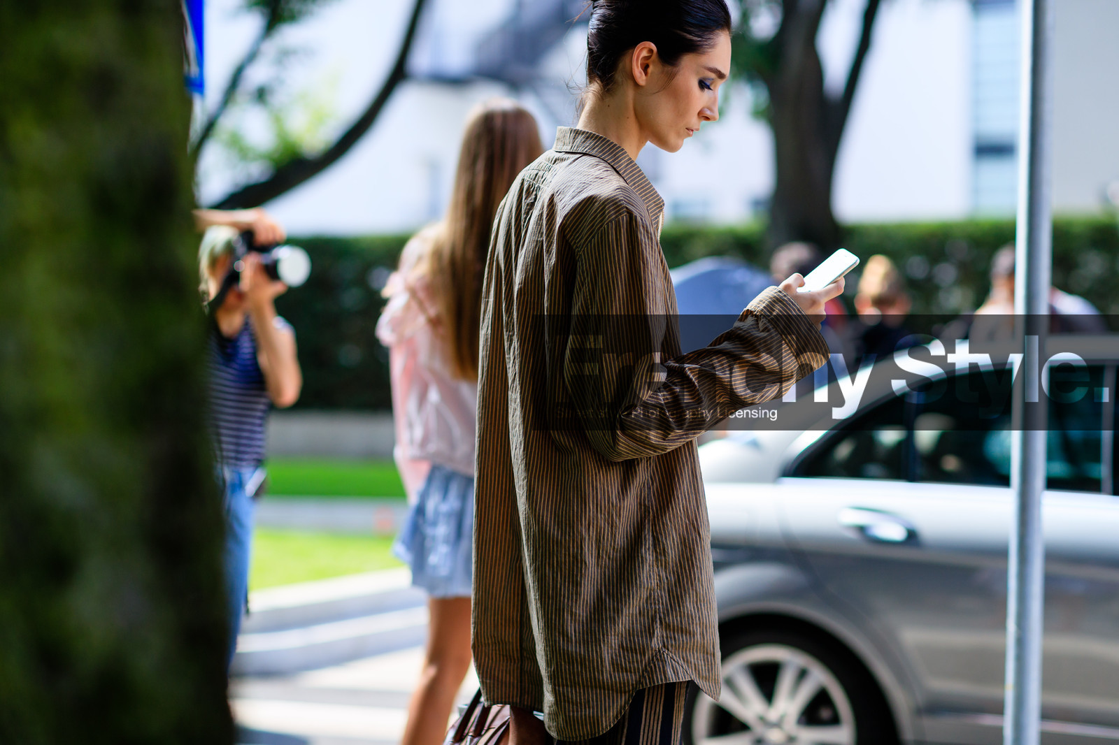atmosphere details, brown shirt, detail, fashion week, frenchystyle, FW, horizontal, janice alida, jonathan paciullo, MFW, MILAN, model, SPRING SUMMER 2017, SS 17, street style