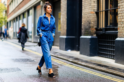 atmosphere details, black bag, black sandals, blue denim, blue jumpsuit, denim jumpsuit, denim pants, fashion week, frenchystyle, full length, FW, horizontal, jeans, jonathan paciullo, leather bag, LFW, LONDON, saint laurent paris, SPRING SUMMER 2017, SS 17, street style, woman