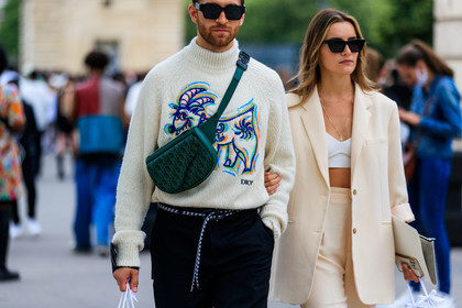 white pullover, white pants, white top, white bra, white jacket, white total look, jacquard pullover, embroidered pullover, animal embroidered pullover, crossbody bag, green leather bag, monogrammed bag, logo printed bag, multicolor pullover, turtleneck pullover, rope belt, cropped top, eyecat sunglasses, saint laurent sunglasses, square shape glasses, black sunglasses, dior bag, dior belt, dior total look, dior sunglasses, dior pullover, fashion week, frenchystyle, FW, jonathan paciullo, street style, PFW, PARIS, SPRING SUMMER 2022, SS 22, horizontal, atmosphere details, detail