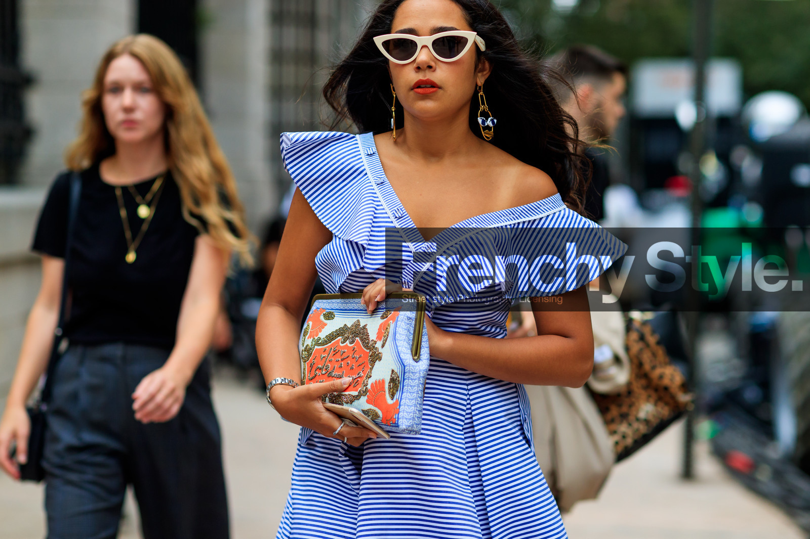blue dress, earrings, embroidered bag, graphic bag, graphic dress, leather bag, printed bag, printed dress, ruffles, stripes, sunglasses, fashion week, frenchystyle, FW, jonathan paciullo, street style, NYFW, NEW YORK, SPRING SUMMER 2019, SS 19, atmosphere details, horizontal, detail