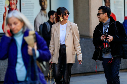 beige jacket, black pants, blazer, earrings, leather pants, necklace, sunglasses, trousers, white t shirt, street style, jonathan paciullo, FW, frenchystyle, fashion week, LFW, LONDON, AUTUMN WINTER 2019-2020, AW 19-20, FW 19-20, FALL WINTER 2019-2020, horizontal, atmosphere details, detail