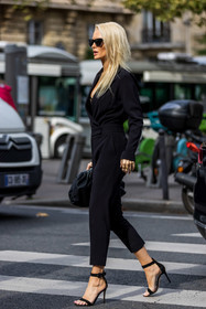 bag, black bag, black heels, black jumpsuit, black pouch, black sandals, black sunglasses, heels, jumpsuit, Kate Davidson Hudson, pouch, sandals, sunglasses, street style, jonathan paciullo, FW, frenchystyle, fashion week, PFW, PARIS, SPRING SUMMER 2022, SS 22, vertical, full length