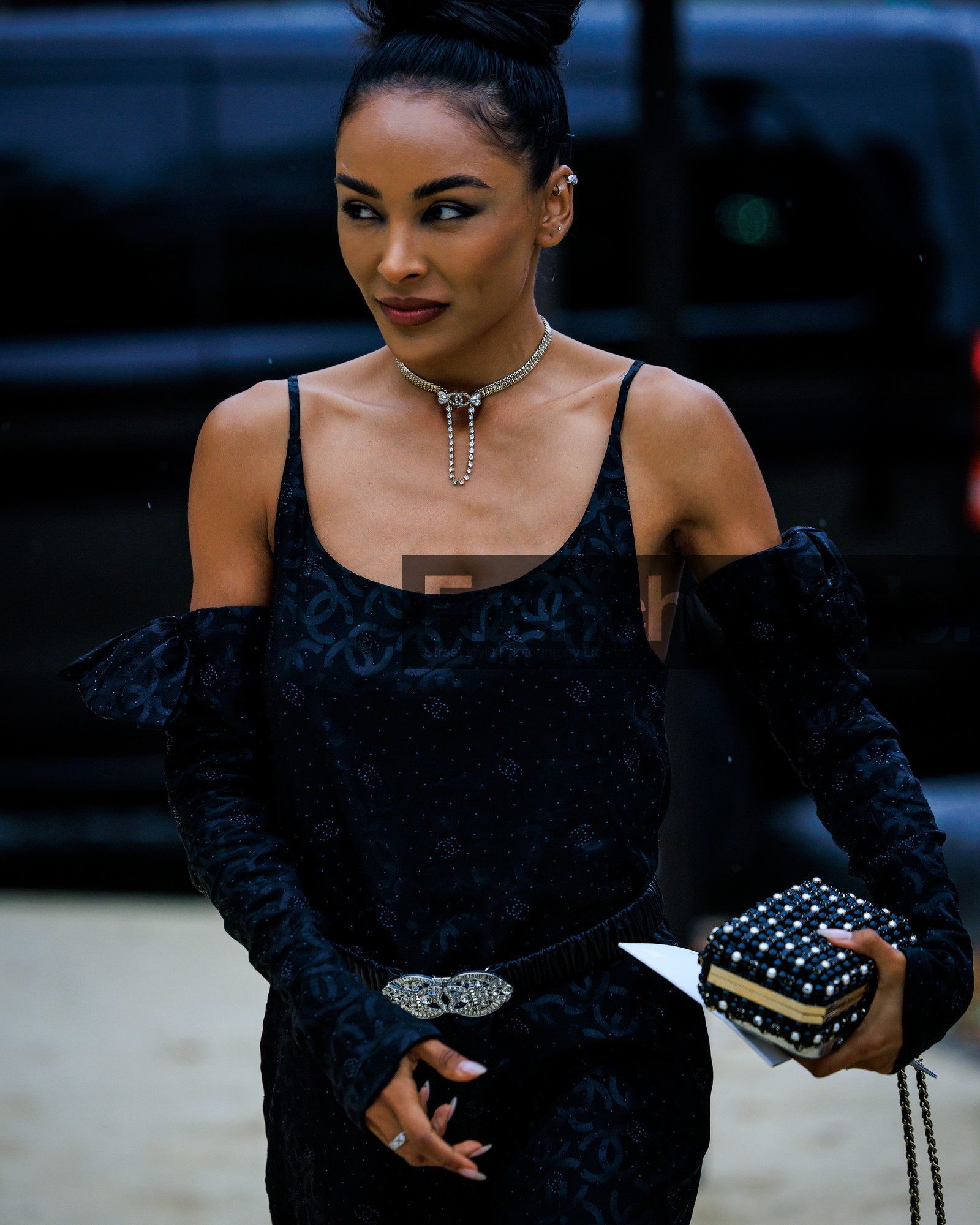 PARIS, PFW, fashion week, frenchystyle, FW, jonathan paciullo, street style, SPRING SUMMER 2024, SS 24, vertical, atmosphere details, detail