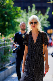 black dress, graphic dress, marjan jonkman, model, polka dot, printed dress, sunglasses, fashion week, frenchystyle, FW, jonathan paciullo, street style, NYFW, NEW YORK, SPRING SUMMER 2019, SS 19, vertical, detail, atmosphere details