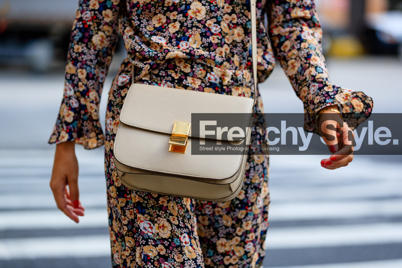 atmosphere details, beige bag, céline, detail, fashion week, floral, flower, frenchystyle, FW, horizontal, jonathan paciullo, leather bag, multicolor, multicolor pants, multicolor shirt, NEW YORK, NYFW, printed pants, printed shirt, SPRING SUMMER 2017, SS 17, street style, trousers, woman